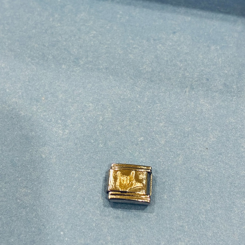 2/$15 - Y2K Love Hand Sign 9mm Italien Charm